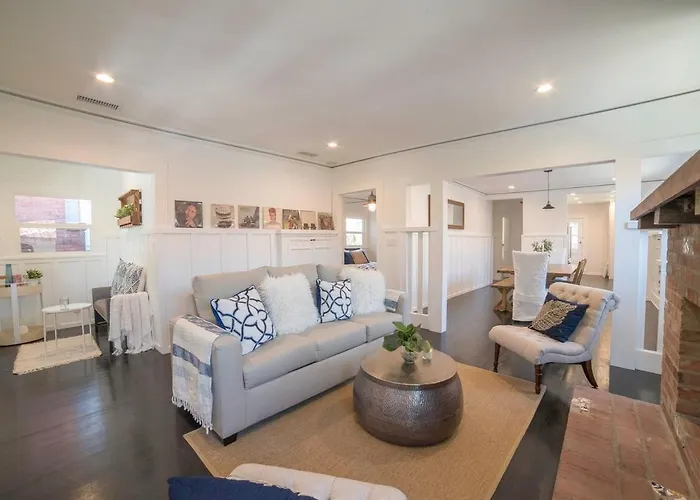 Renovated Venice Beach Craftsman - Prime Location!